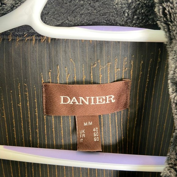 Danier leather jacket with faux fur - Picture 3 of 3